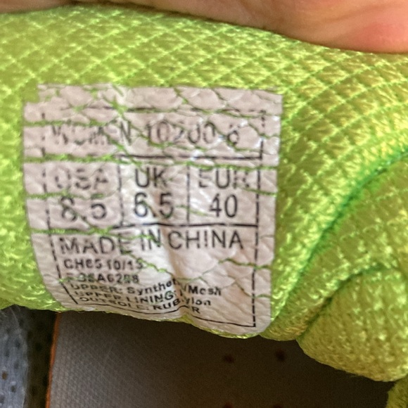 Ladies 8.5 running shoe - Picture 8 of 8